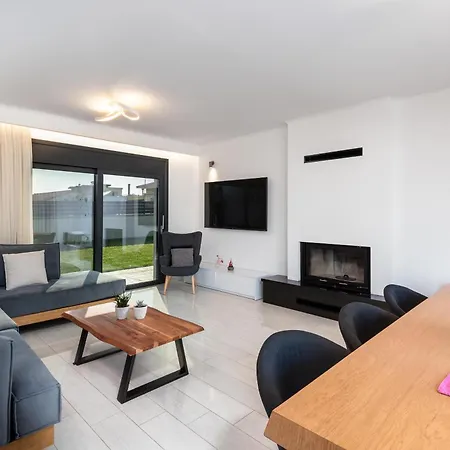 Вилла Rhodes Billys Асгуру